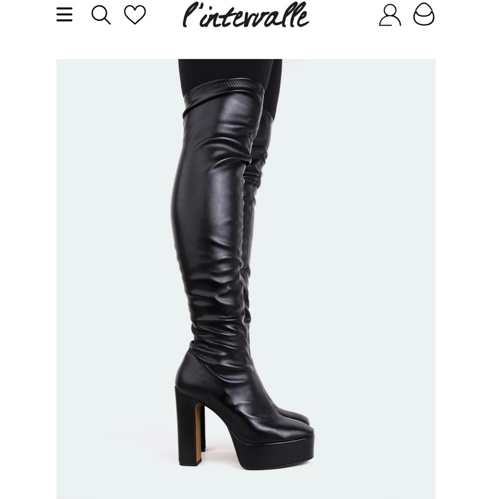 DONATED🖤🍸 PLATFORM BOOTS BRAND NEW